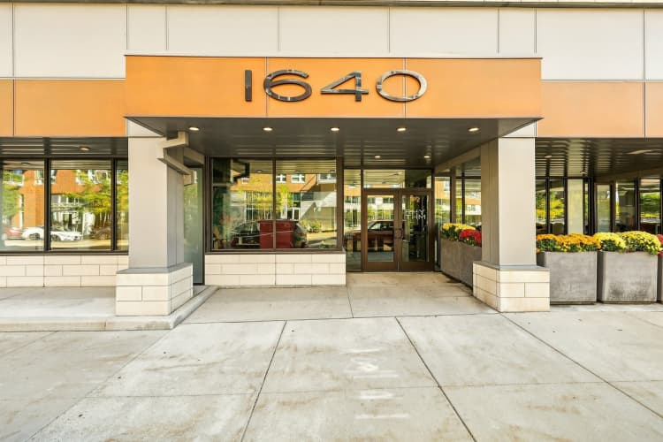 Milwaukee County apartments for rent - image - Rhythm Exterior