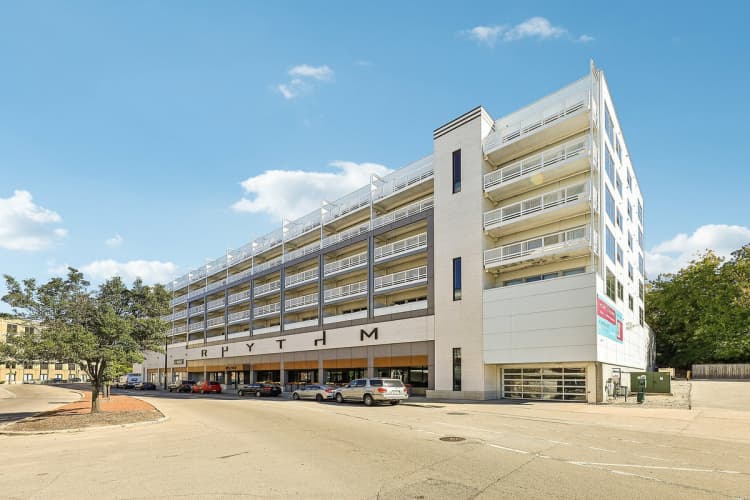 Milwaukee County apartments for rent - image - Rhythm Exterior