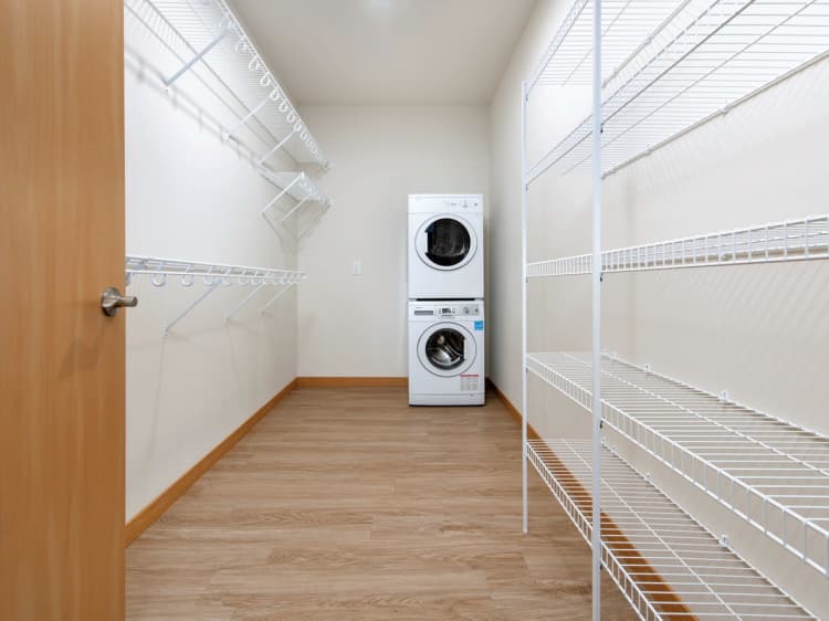 Milwaukee County apartments for rent - image - Terrace Studio - 540 SF