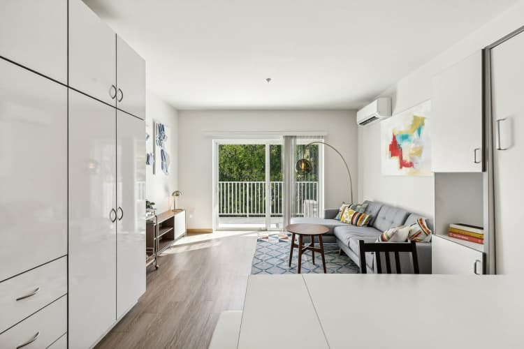 Milwaukee County apartments for rent - image - N Water St-009