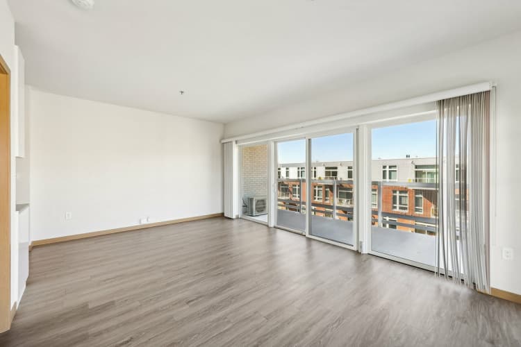 Milwaukee County apartments for rent - image - N Water St-016