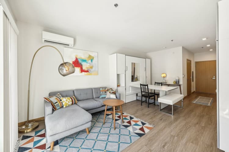 Milwaukee County apartments for rent - image - N Water St-012