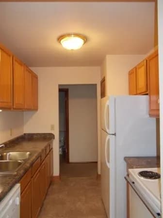 Milwaukee County apartments for rent - image - 8022-202+013-1920w.webp
