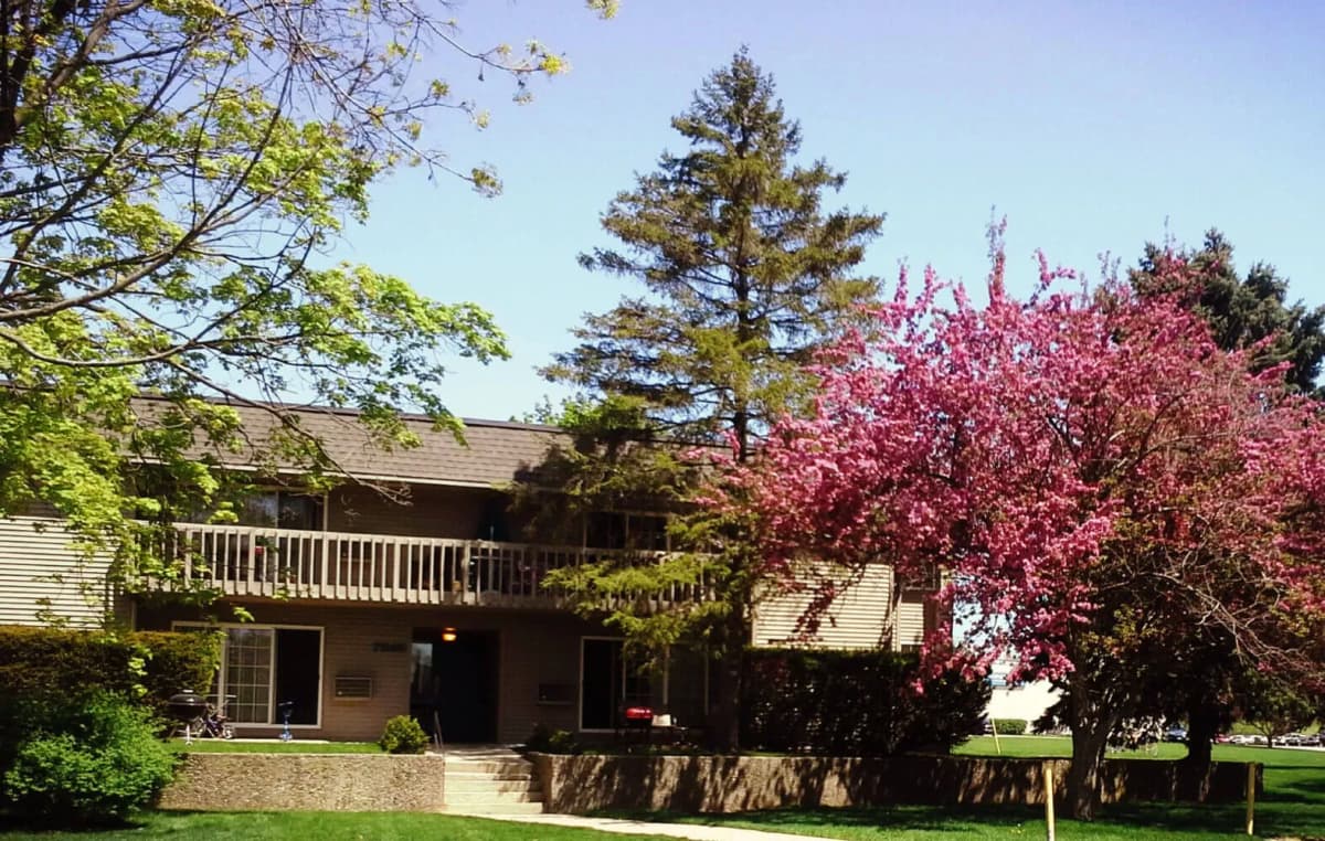 Milwaukee County apartments for rent - image - wildwood-preserve-exterior1131184-1920w.webp
