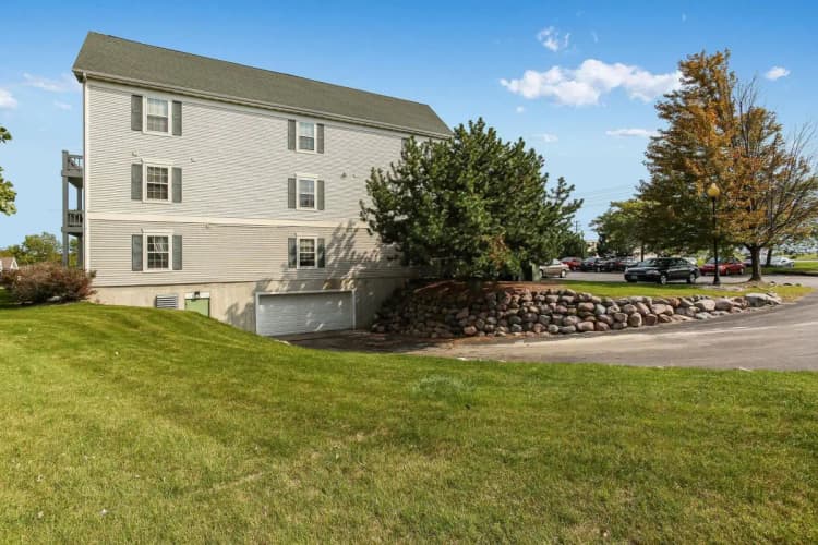 Milwaukee County apartments for rent - image - CW-+Garage+Entry-1920w.webp