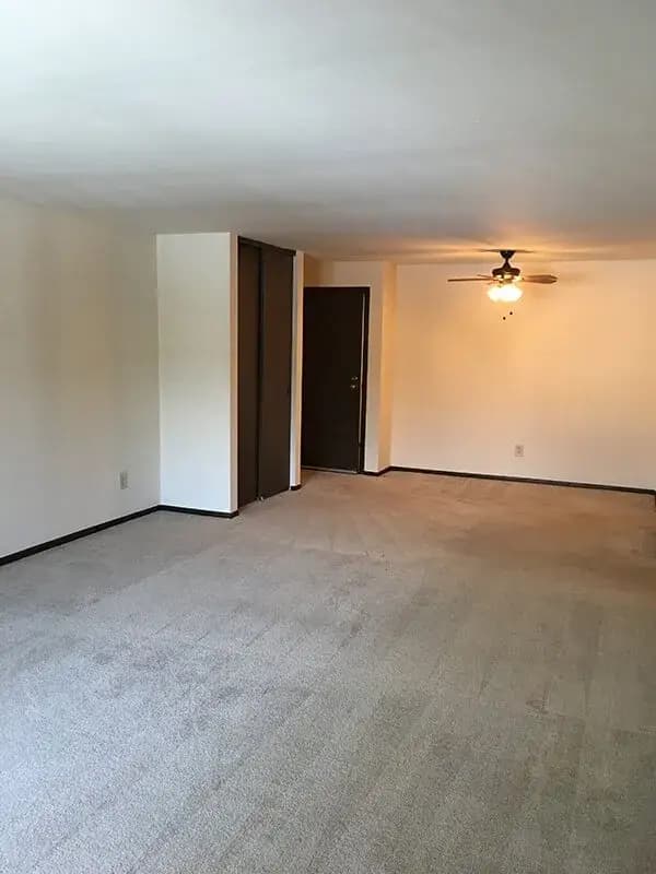 Milwaukee County apartments for rent - image - Unit+pics+004-1920w.webp