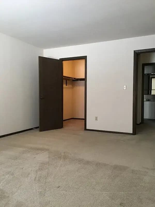 Milwaukee County apartments for rent - image - Unit+pics+023-1920w.webp