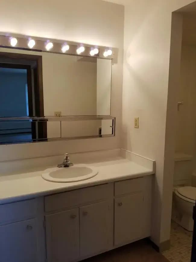 Milwaukee County apartments for rent - Property image - English Meadows Apartment Homes - 2