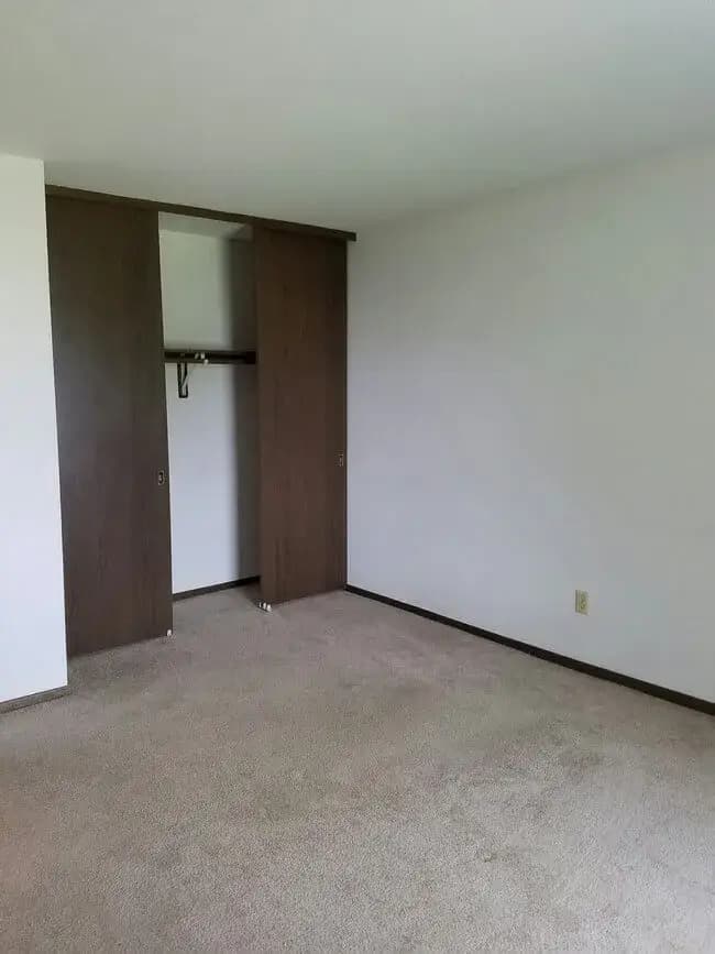 Milwaukee County apartments for rent - image - english-meadows-interior278201-1920w.webp