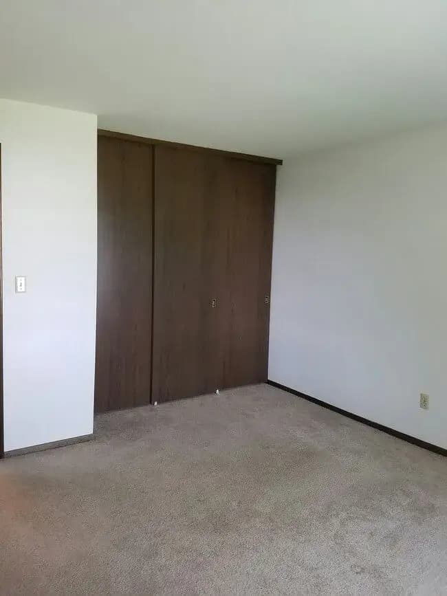 Milwaukee County apartments for rent - image - english-meadows-interior378201-1920w.webp