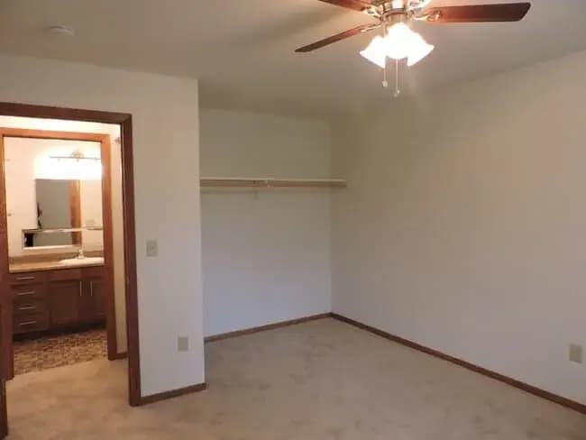 Milwaukee County apartments for rent - image - english-meadows-interior678201-1920w.webp