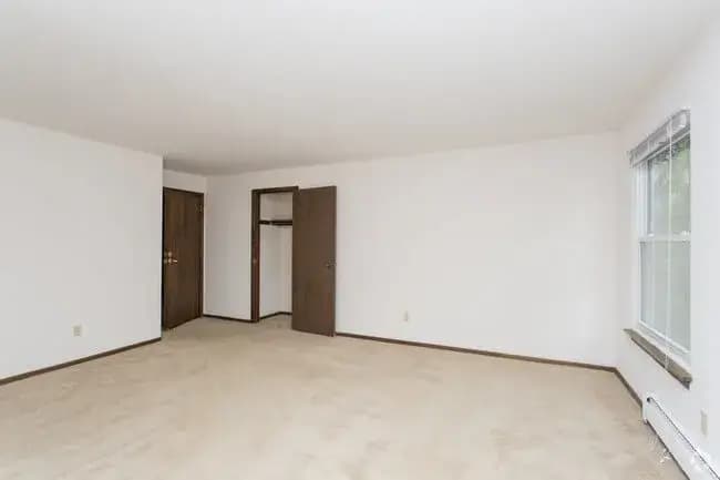 Milwaukee County apartments for rent - image - english-meadows-interior778201-1920w.webp