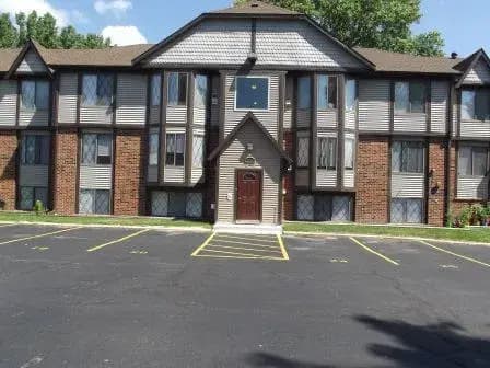 Milwaukee County apartments for rent - image - lake-bluff-exterior840452-1920w.webp