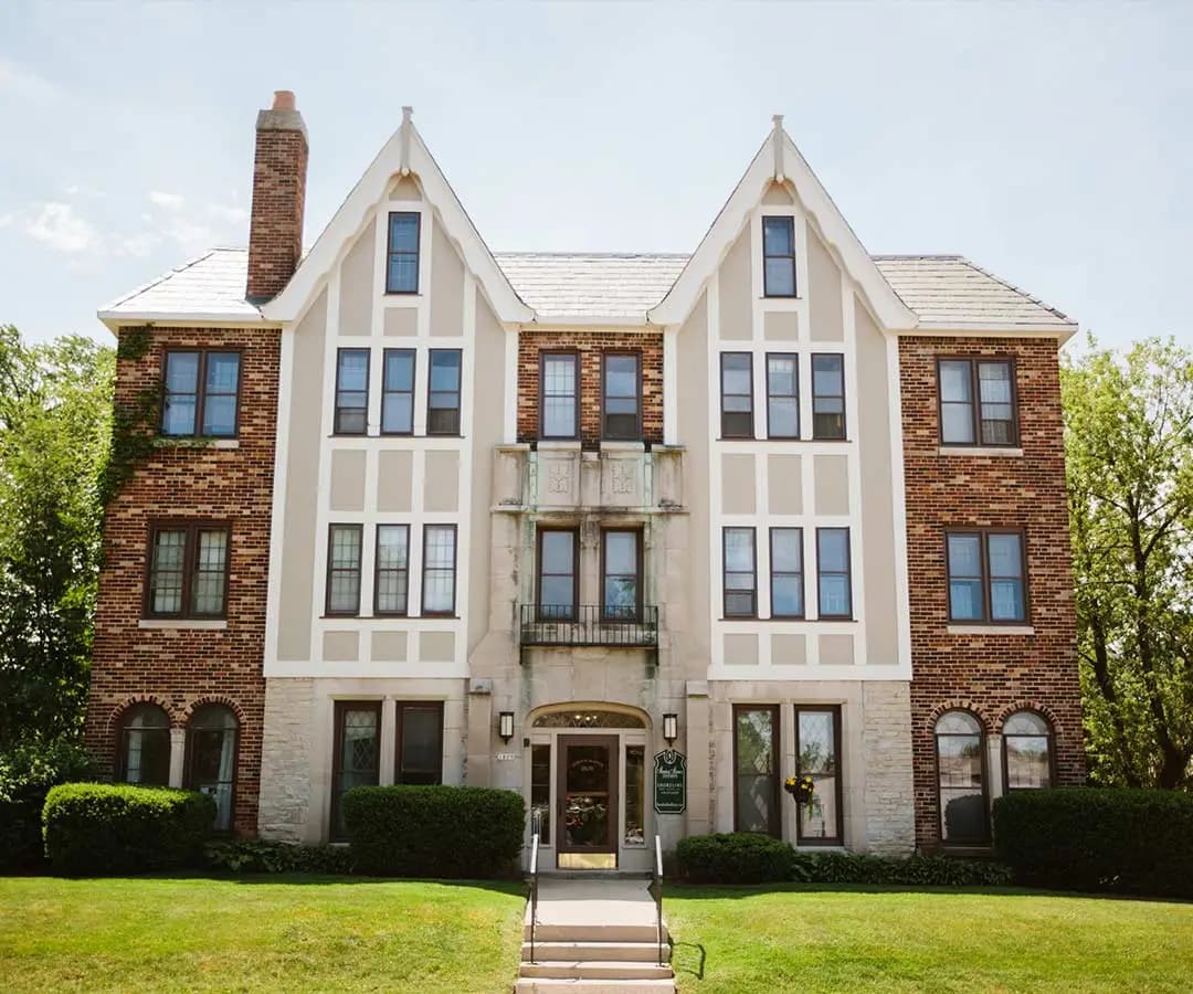 Milwaukee County apartments for rent - Property image - Marion Manor - 1