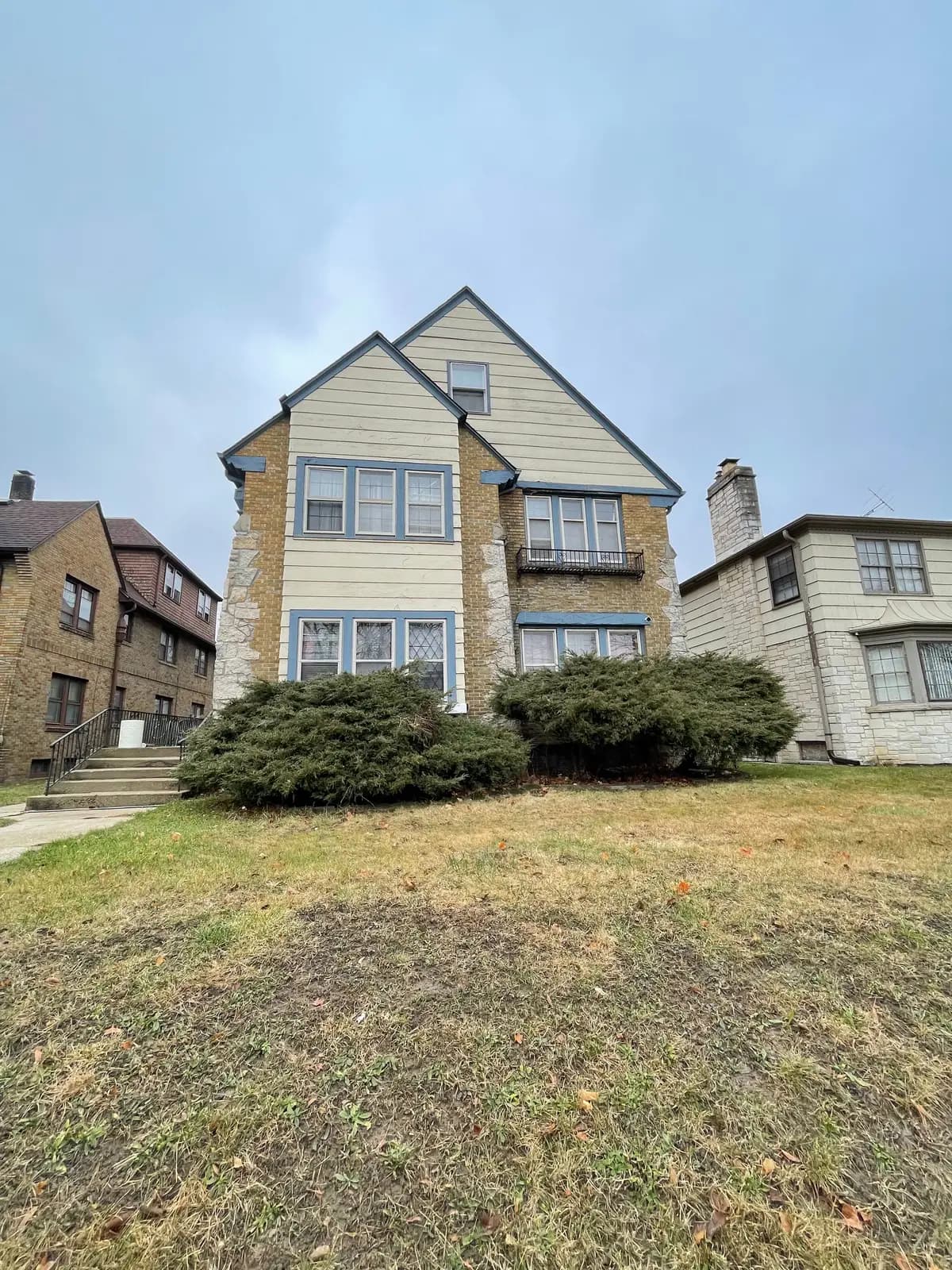 Milwaukee County apartments for rent - Property image - 2949 Sherman - 1
