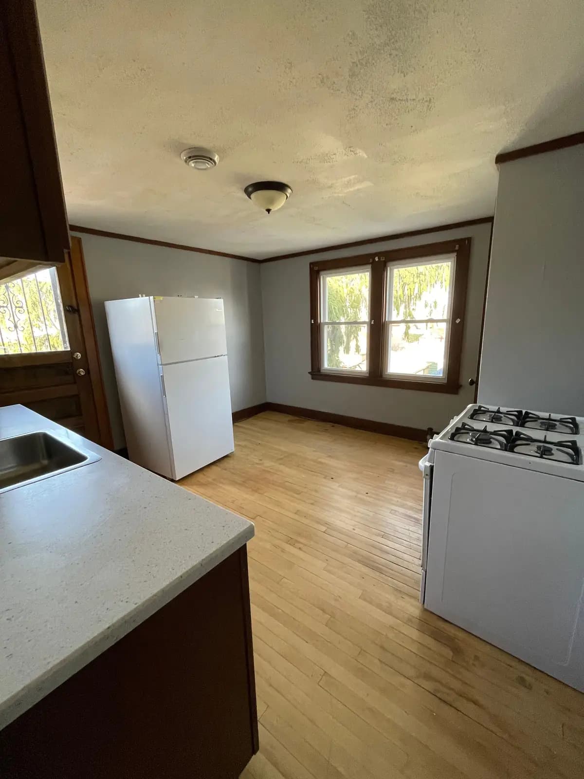 Milwaukee County apartments for rent - Property image - 2949 Sherman - 3