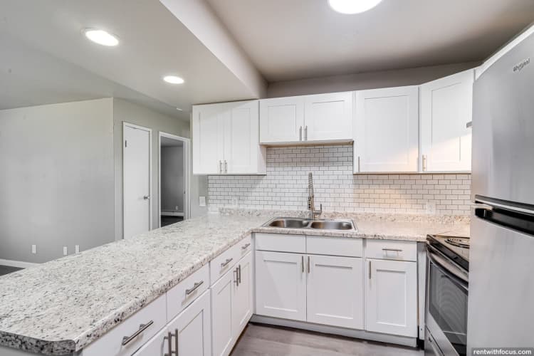 Milwaukee County apartments for rent - image - large (31).jpg