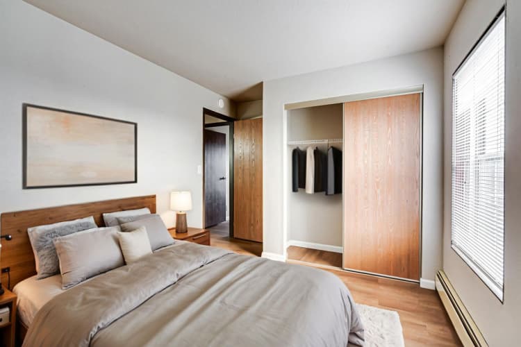 Milwaukee County apartments for rent - image - large (41).jpg