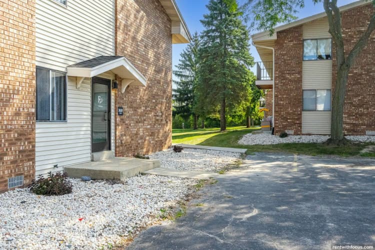 Milwaukee County apartments for rent - image - large (10).jpg