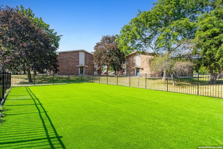 Milwaukee County apartments for rent - image - large (14).jpg