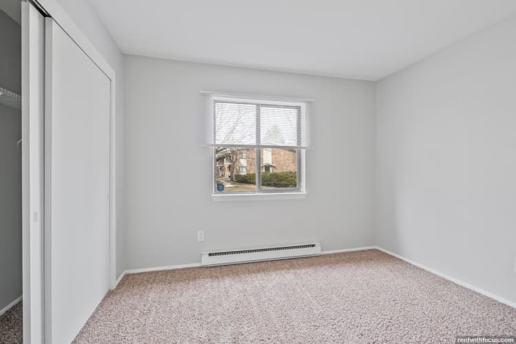 Milwaukee County apartments for rent - image - large (39).jpg