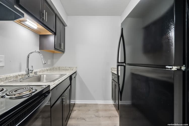 Milwaukee County apartments for rent - image - large (45).jpg