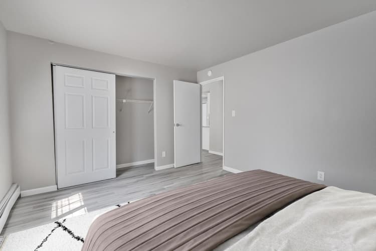 Milwaukee County apartments for rent - image - large (11).jpeg