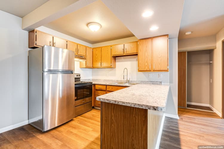 Milwaukee County apartments for rent - image - large (20).jpg