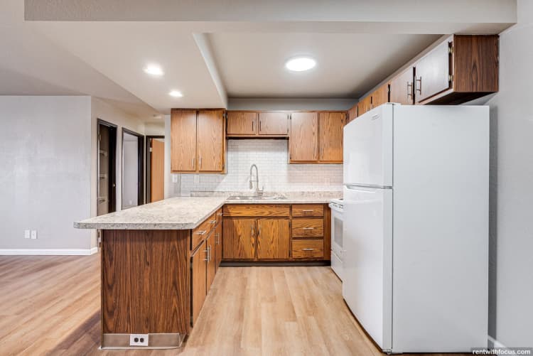 Milwaukee County apartments for rent - image - large (41).jpg