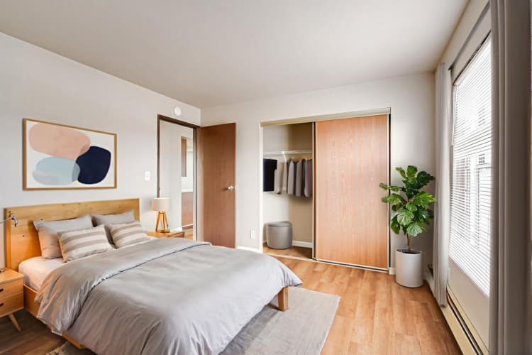 Milwaukee County apartments for rent - image - large (46).jpg