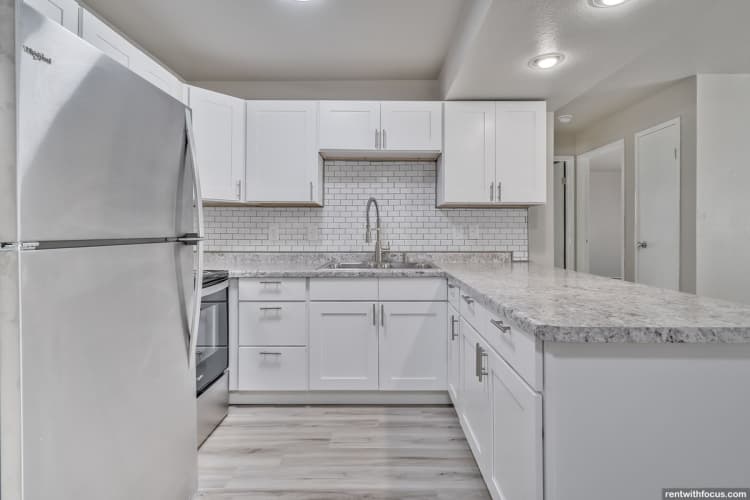 Milwaukee County apartments for rent - image - large (68).jpg