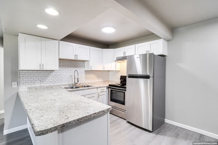 Milwaukee County apartments for rent - image - large (72).jpg