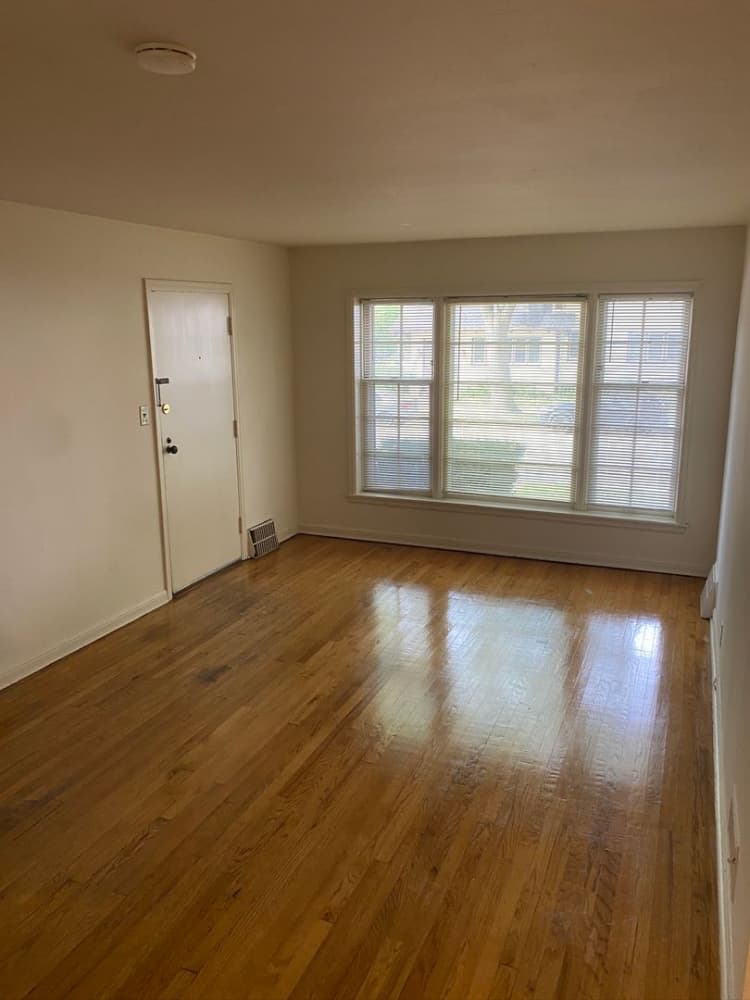 Milwaukee County apartments for rent - image - large (1).jpeg