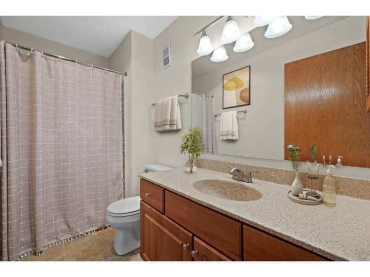 Milwaukee County apartments for rent - image - Grove-221-10-DSC3022_Final.jpg