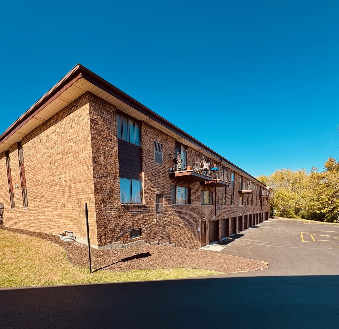 Milwaukee County apartments for rent - Property image - 9401 W. Calumet Road - 2