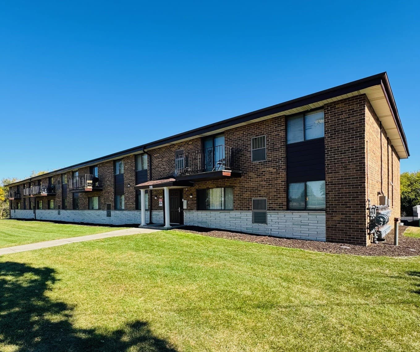 Milwaukee County apartments for rent - Property image - 9401 W. Calumet Road - 3