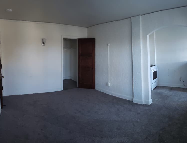 Milwaukee County apartments for rent - image - Pleasant 202 Livingroom.png