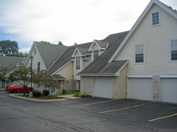 Milwaukee County apartments for rent - Property image - Glengary Park - 1
