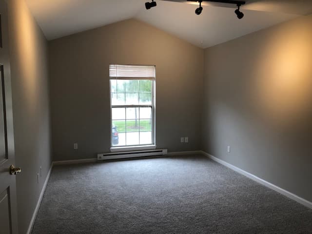 Milwaukee County apartments for rent - image - IMG_4523.jpg
