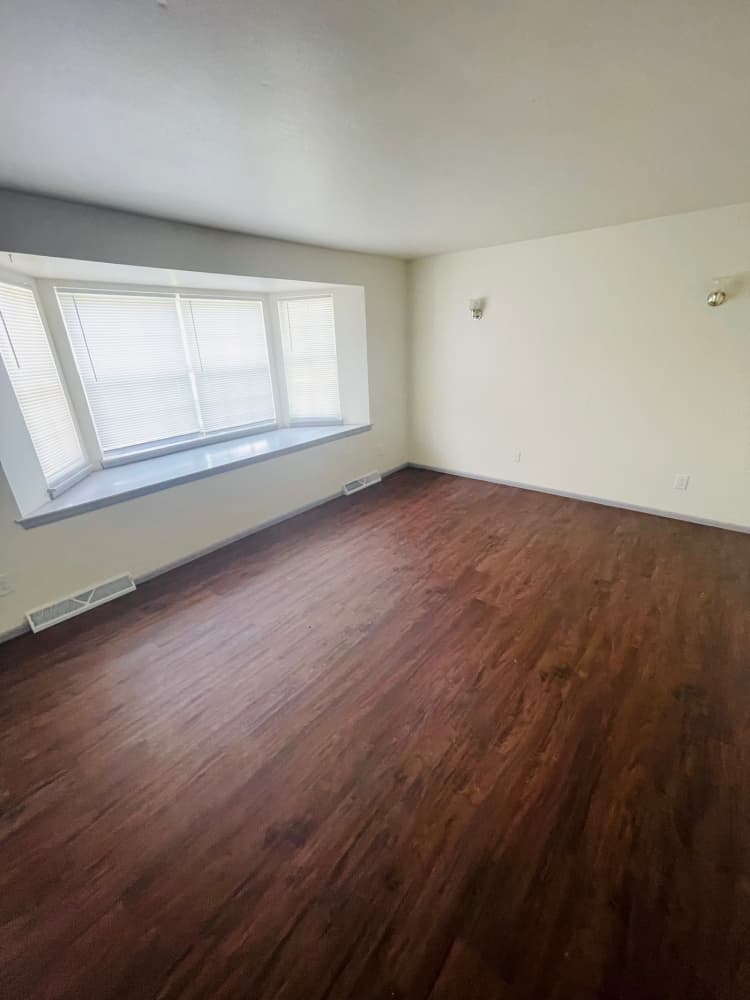 Milwaukee County apartments for rent - image - LR1.jpg
