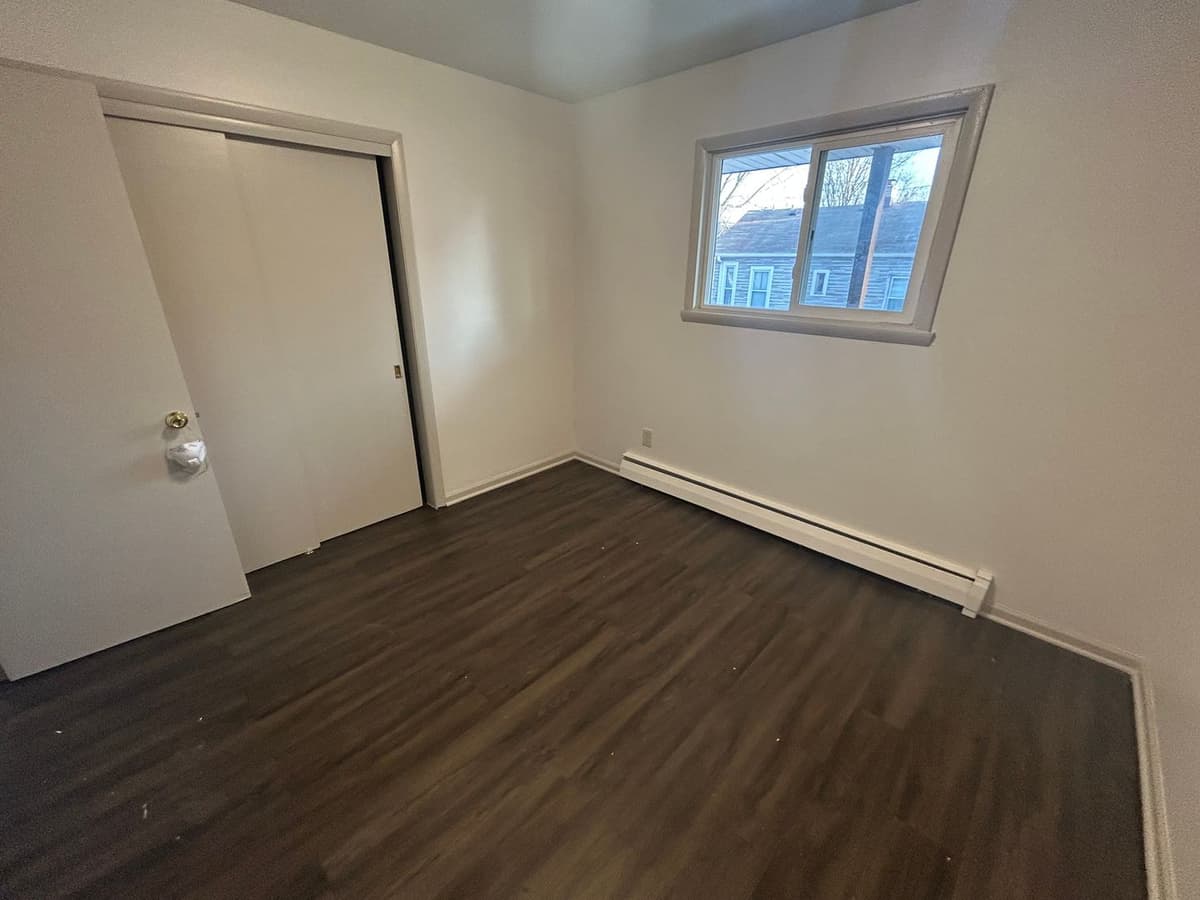 Milwaukee County apartments for rent - Property image - 1422 S 7th St - 3