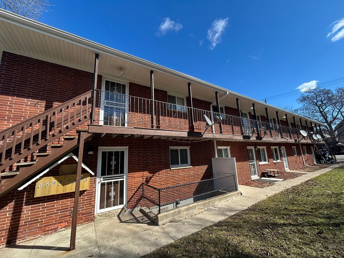 Milwaukee County apartments for rent - image - large (29).jpeg