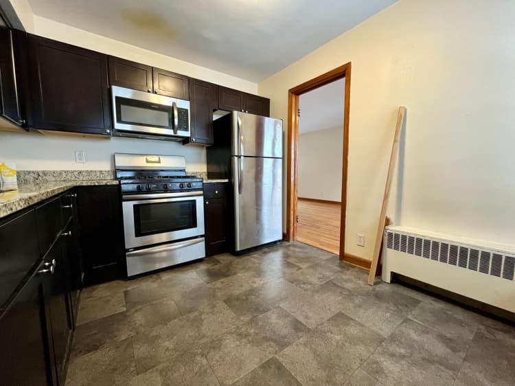 Milwaukee County apartments for rent - image - large (10).jpeg