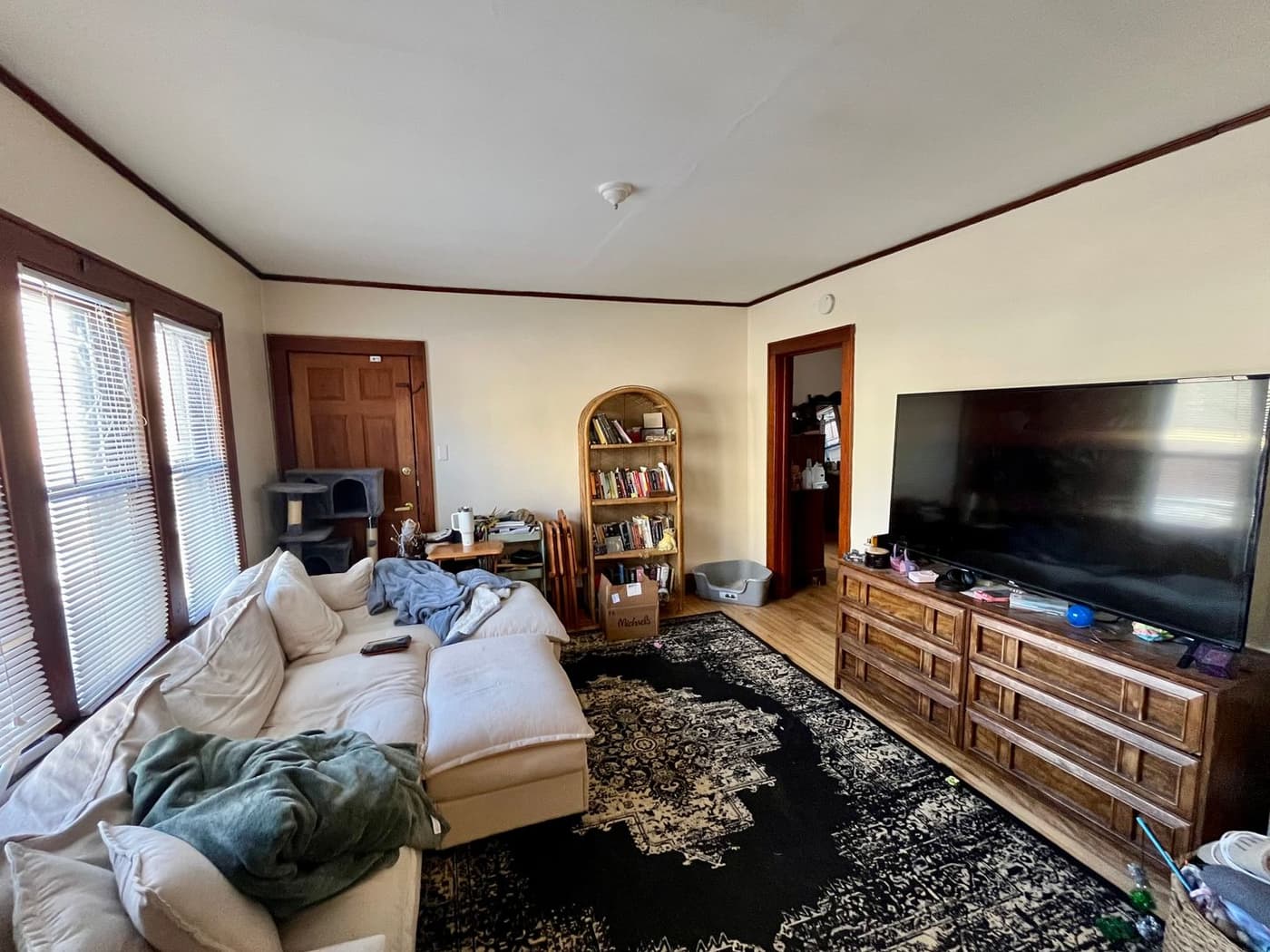 Milwaukee County apartments for rent - image - large (2).jpeg