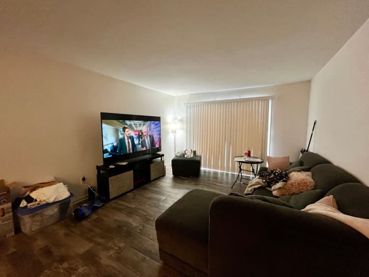 Milwaukee County apartments for rent - image - large (2).jpeg