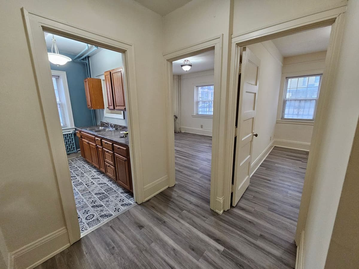 Milwaukee County apartments for rent - image - large - 2026-04-03T164019.884.jpg