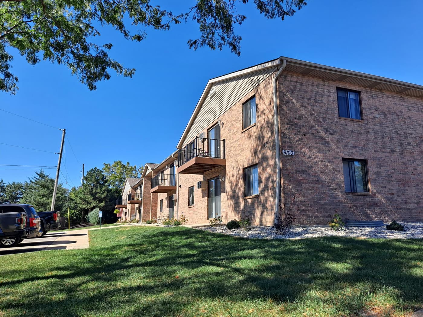 Milwaukee County apartments for rent - Property image - 9060-9100 W Oklahoma Avenue - 3