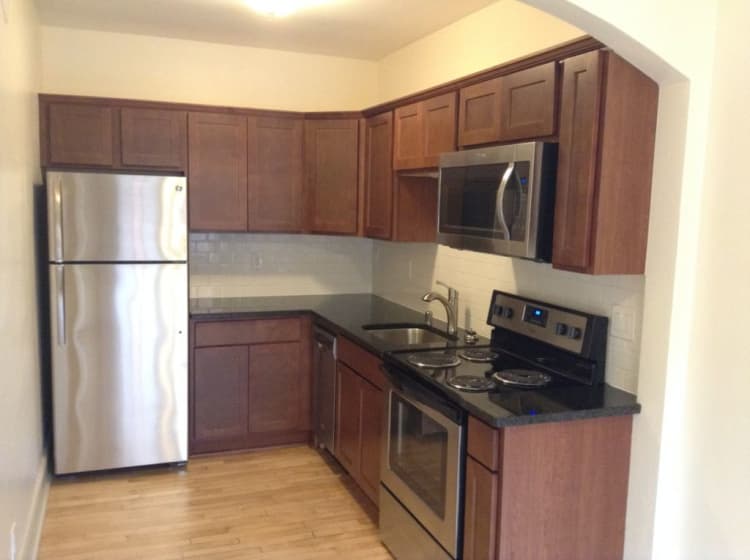 Milwaukee County apartments for rent - image - shorewood-jarvis-street-204-renovation-kitchen-1024x765-1.jpg