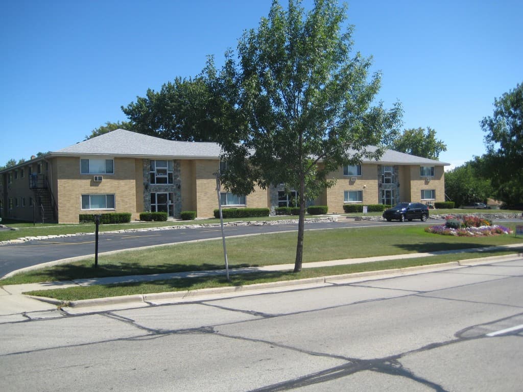 Milwaukee County apartments for rent - Property image - Rivercourt Apartments - 2