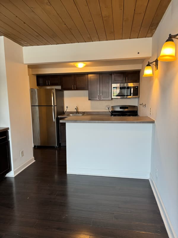 Milwaukee County apartments for rent - image - 271BC110-7E5F-4108-AD06-AE77DAE600A0.jpg